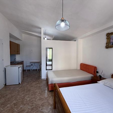 Jazoj Family Hotel Орикум Екстериор снимка