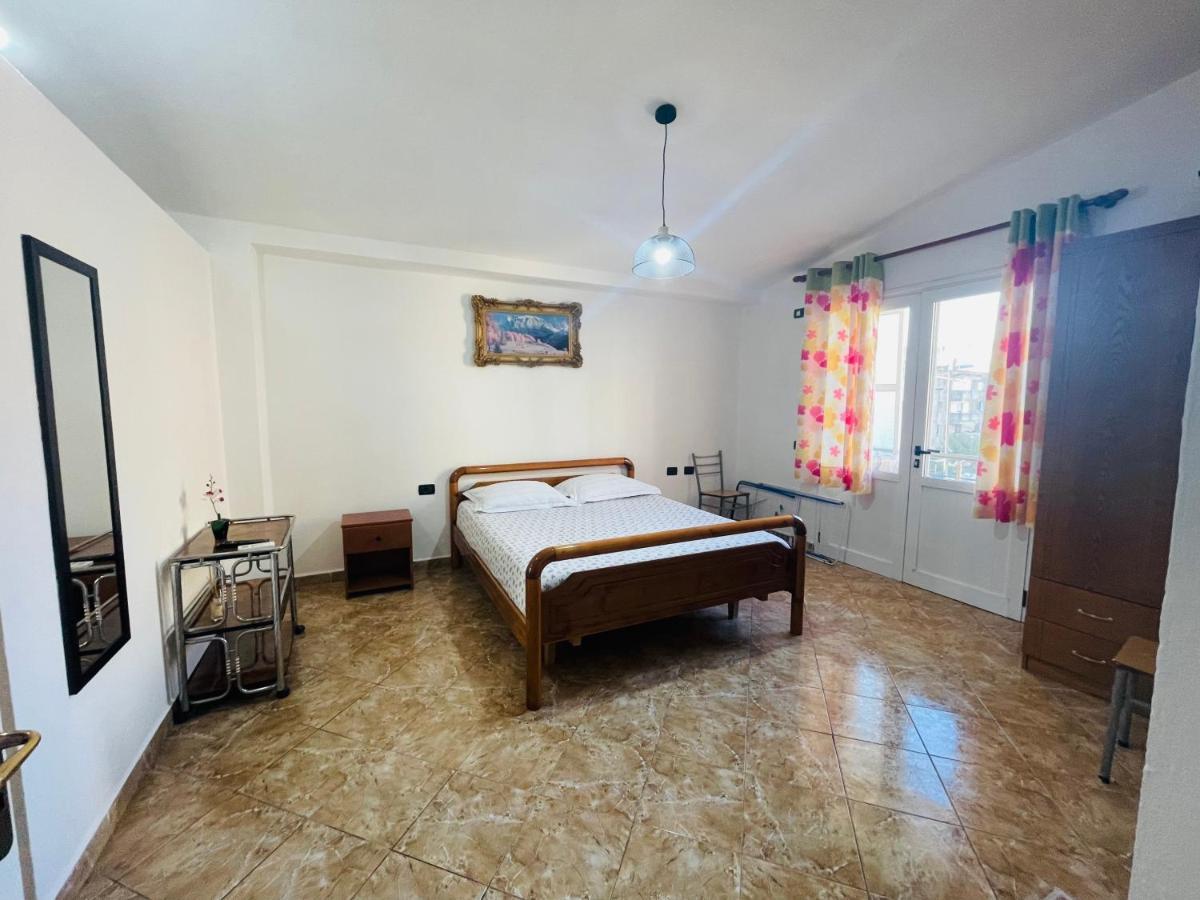 Jazoj Family Hotel Орикум Екстериор снимка