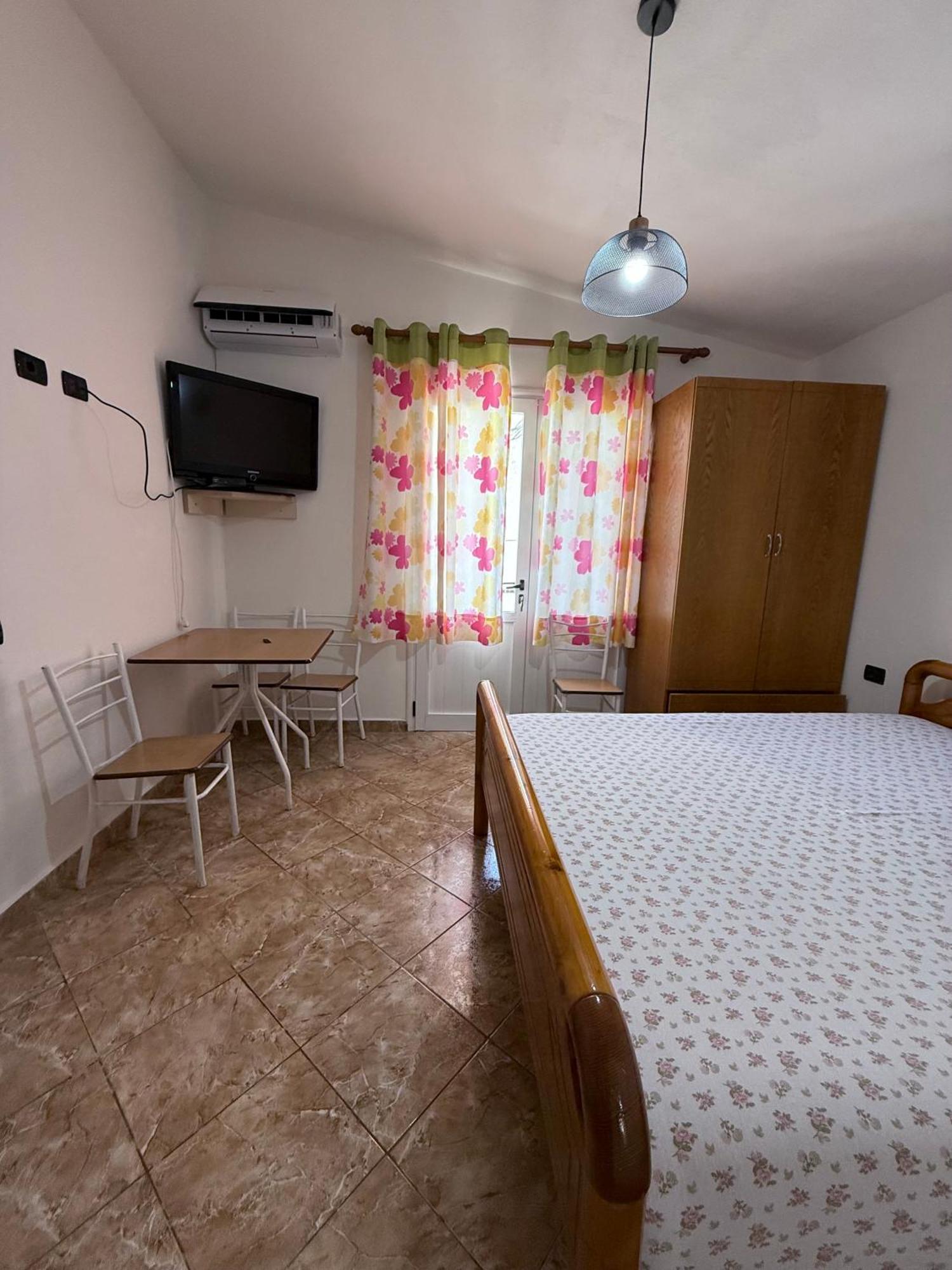 Jazoj Family Hotel Орикум Екстериор снимка