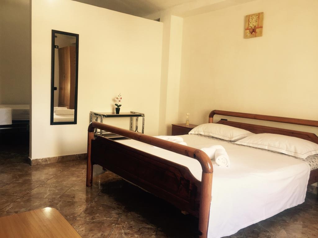 Jazoj Family Hotel Орикум Екстериор снимка